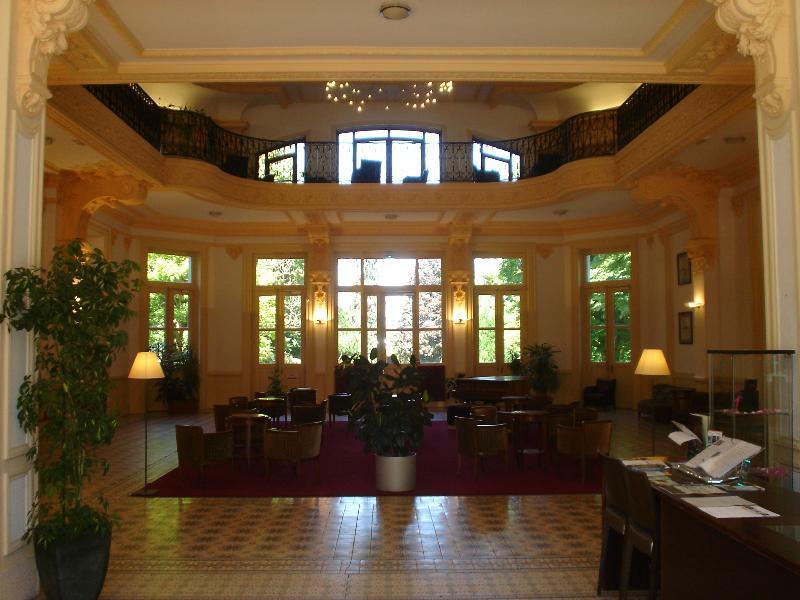 Terres De France - Appart'Hotel Le Splendid Allevard Eksteriør bilde