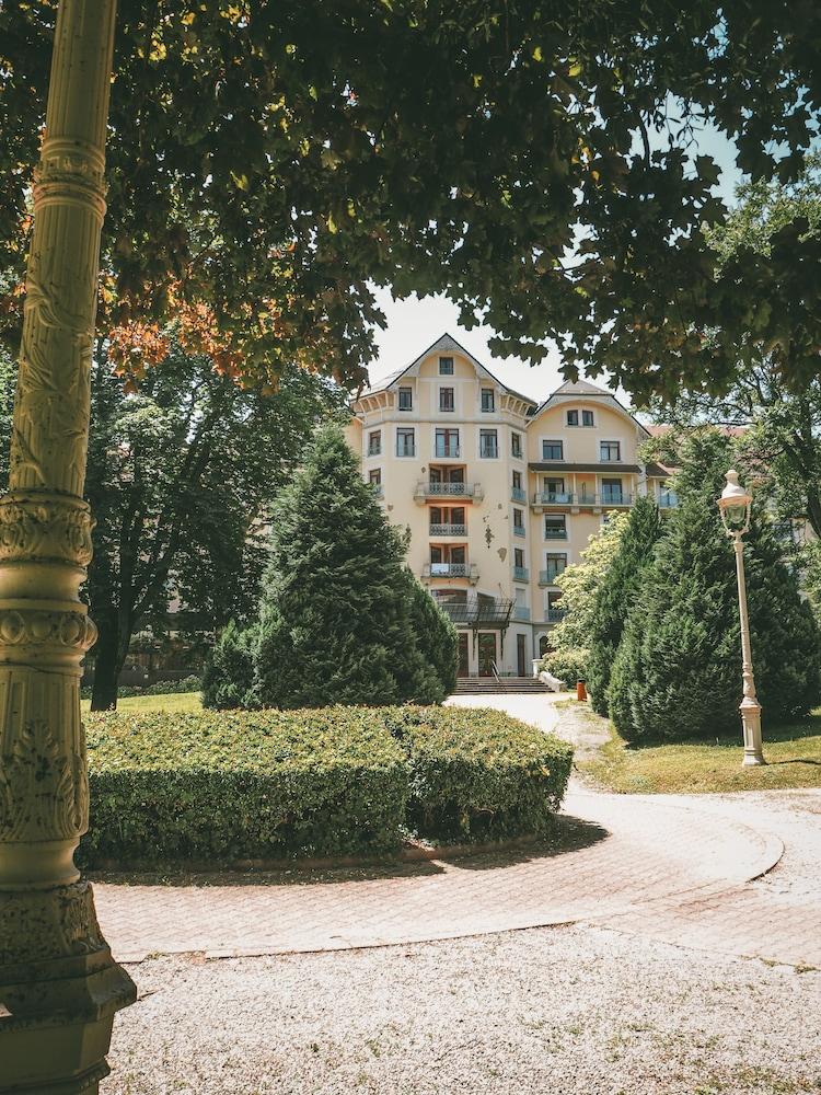 Terres De France - Appart'Hotel Le Splendid Allevard Eksteriør bilde