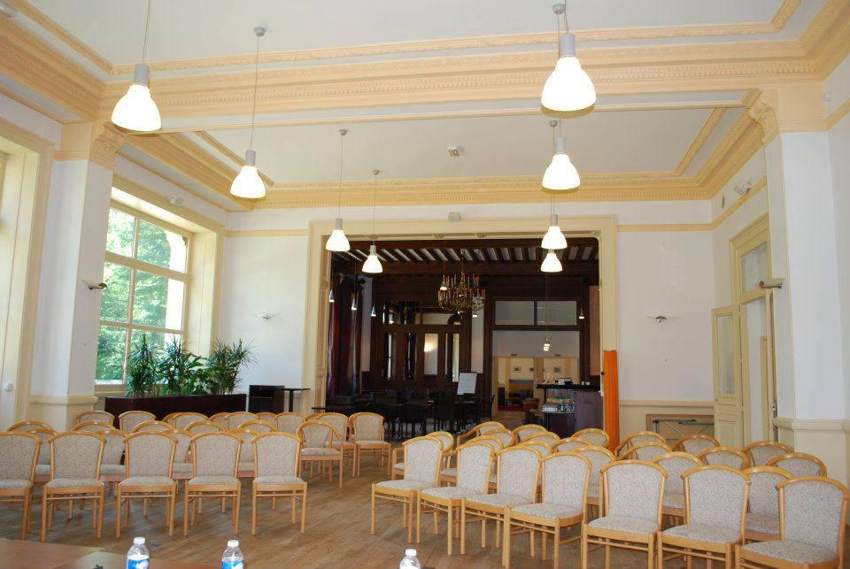 Terres De France - Appart'Hotel Le Splendid Allevard Eksteriør bilde