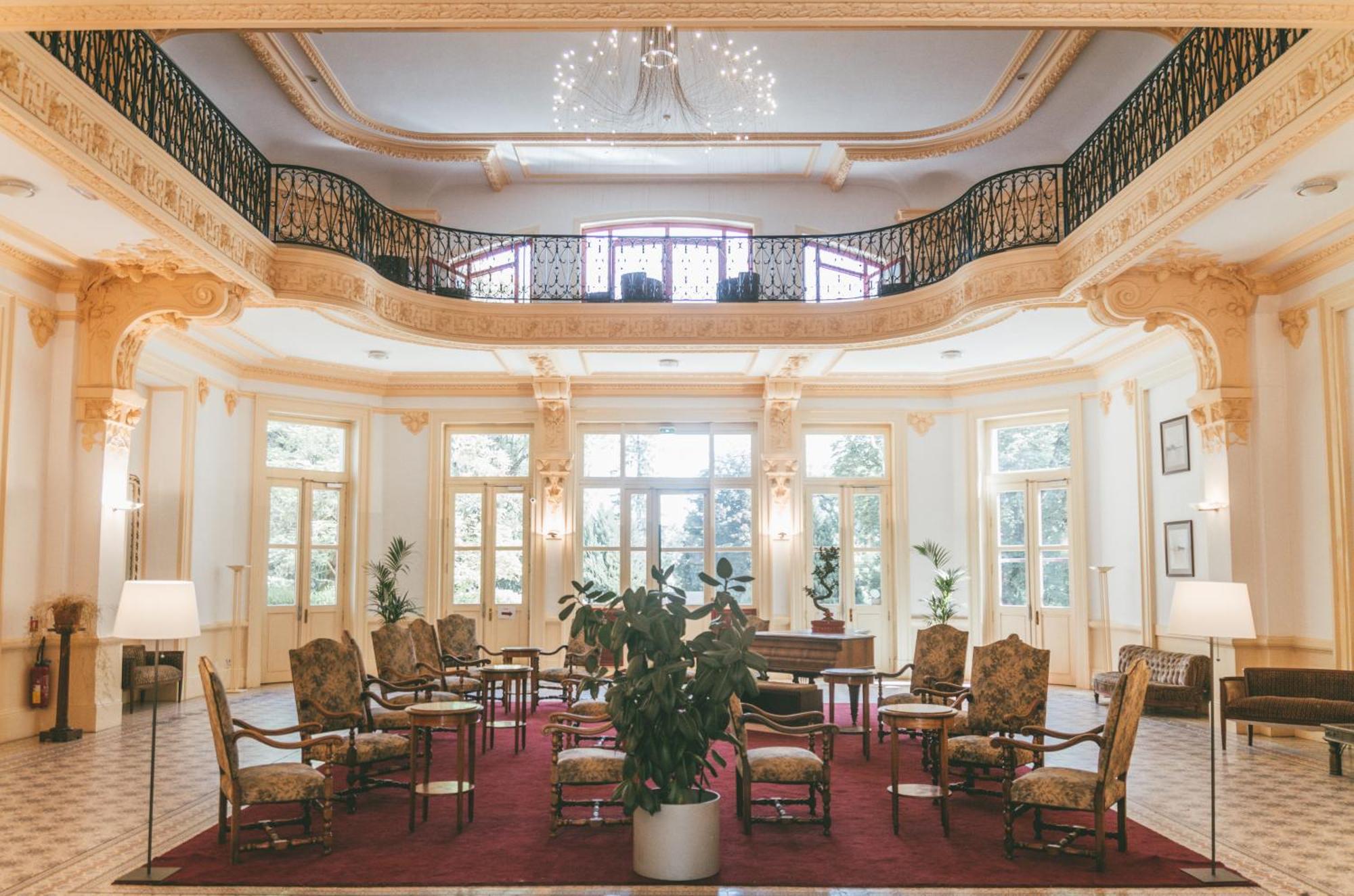 Terres De France - Appart'Hotel Le Splendid Allevard Eksteriør bilde