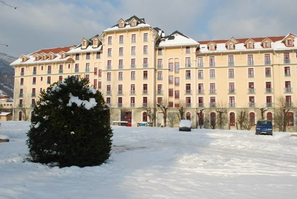 Terres De France - Appart'Hotel Le Splendid Allevard Eksteriør bilde