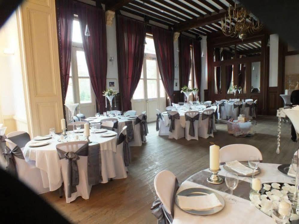 Terres De France - Appart'Hotel Le Splendid Allevard Eksteriør bilde