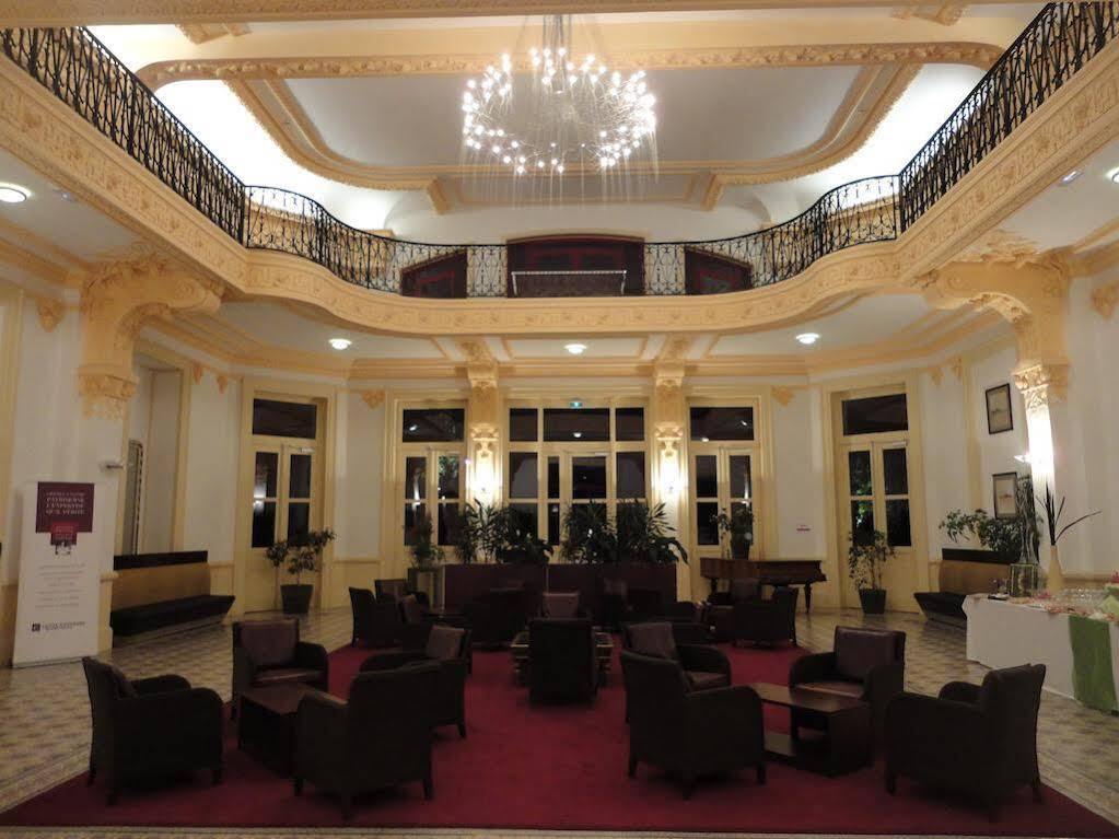 Terres De France - Appart'Hotel Le Splendid Allevard Eksteriør bilde
